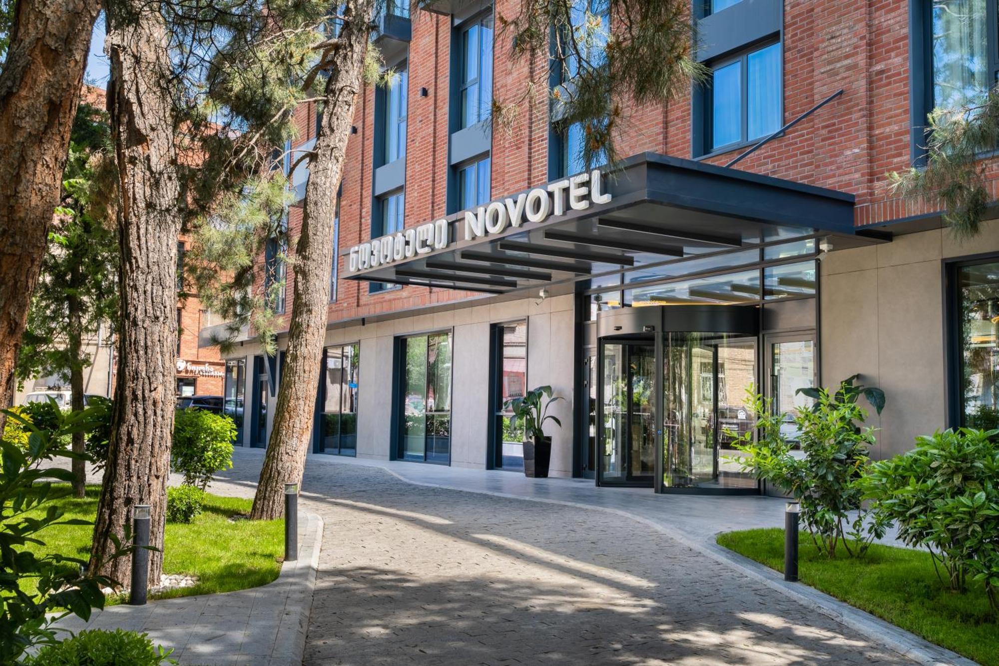 Novotel Tbilisi Center Exteriör bild